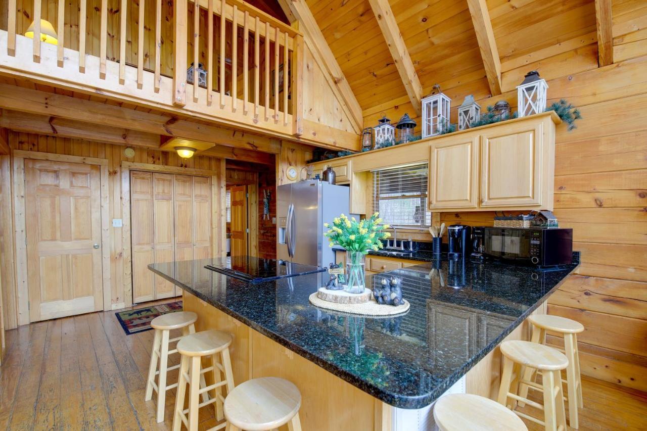 Smoky Mountains Cabin With Hot Tub, Deck And Views! Villa Sevierville Exterior photo