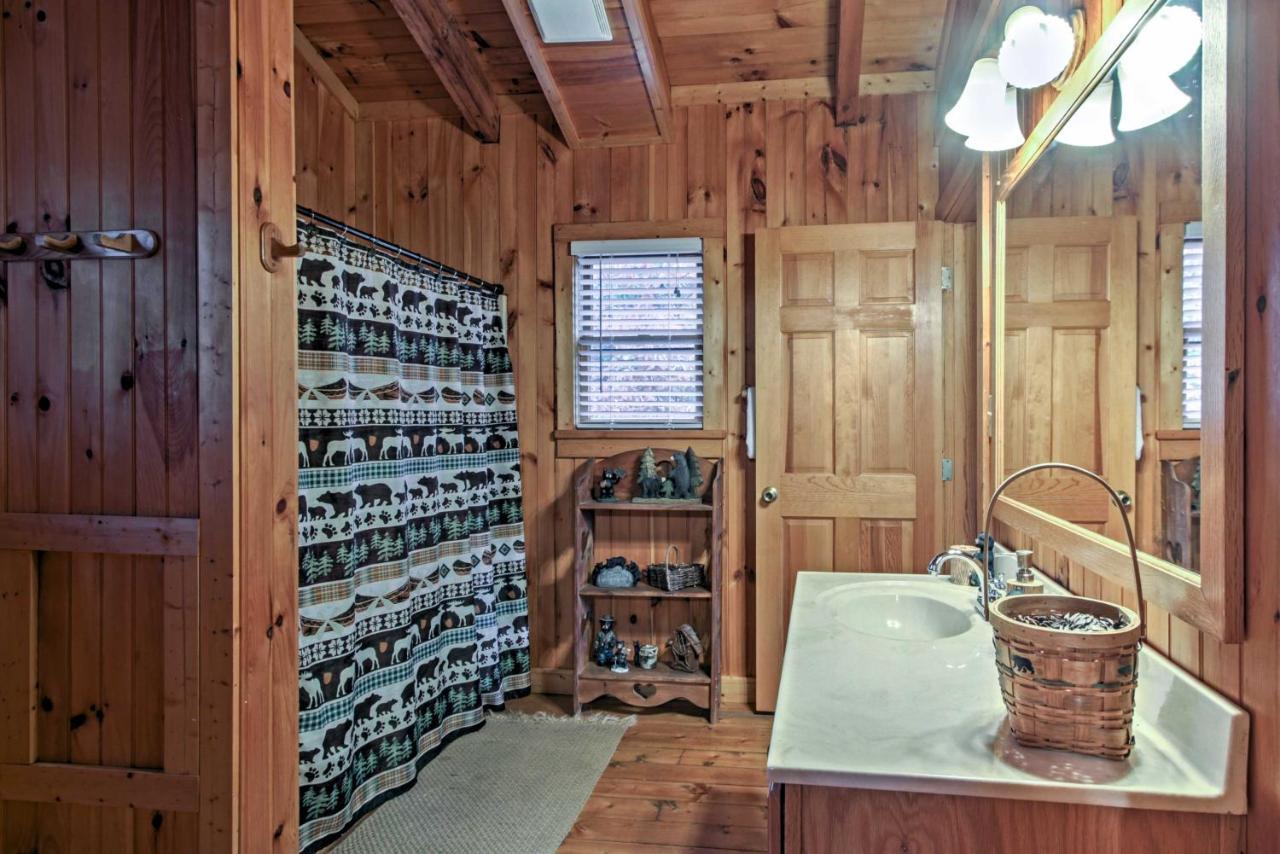 Smoky Mountains Cabin With Hot Tub, Deck And Views! Sevierville Exterior photo